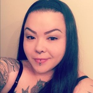 Meet your Posher, Monique